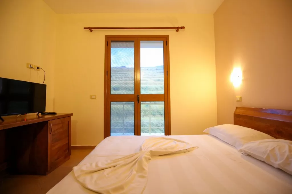 Jerolda - 13 - STD DBL MV 6.jpg